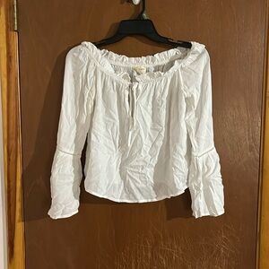 White long sleeve off the shoulder tunic